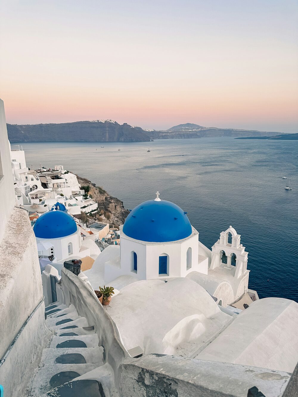 Μπλε τρούλοι Santorini